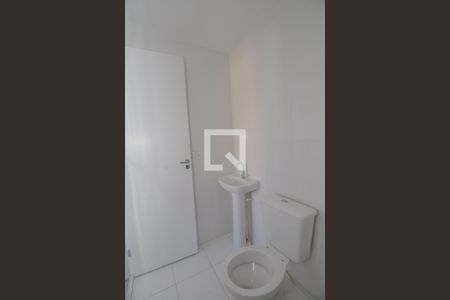 Banheiro  de apartamento para alugar com 1 quarto, 24m² em Jardim Vila Carrão, São Paulo