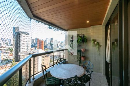 Apartamento à venda com 4 quartos, 200m² em Carmo, Belo Horizonte