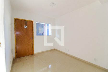 Sala de apartamento para alugar com 2 quartos, 39m² em Vila Carmosina, São Paulo