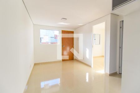 Sala de apartamento para alugar com 2 quartos, 39m² em Vila Carmosina, São Paulo