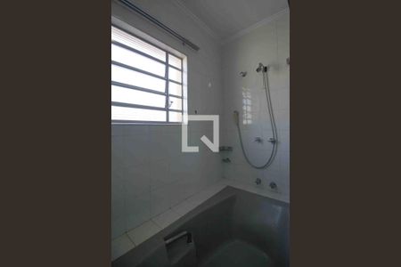 Banheiro da Suíte de casa para alugar com 5 quartos, 300m² em Jardim Maria do Carmo, Sorocaba