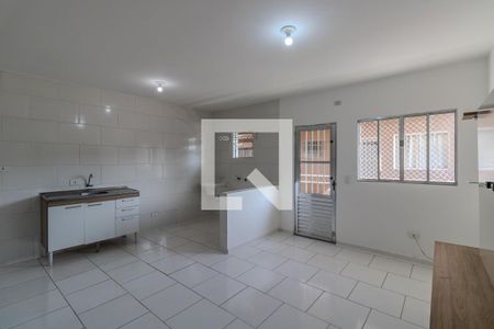 Sala/Cozinha de apartamento para alugar com 1 quarto, 45m² em Jardim Piracuama, São Paulo
