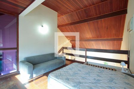 Sala de TV de casa de condomínio para alugar com 4 quartos, 450m² em Itanhangá, Rio de Janeiro