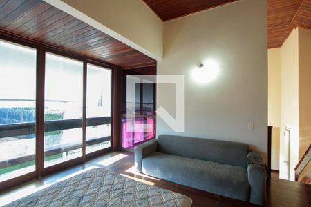 Sala de TV de casa de condomínio para alugar com 4 quartos, 450m² em Itanhangá, Rio de Janeiro