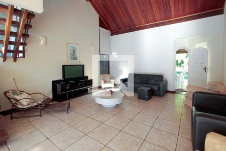 Sala de casa de condomínio para alugar com 4 quartos, 450m² em Itanhangá, Rio de Janeiro