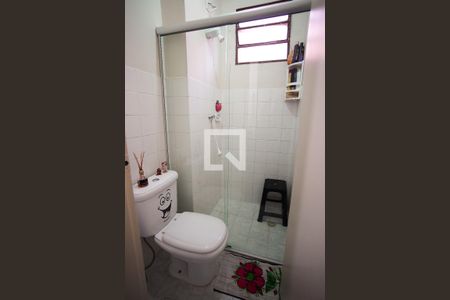 Banheiro  de apartamento à venda com 2 quartos, 57m² em Serrano, Belo Horizonte