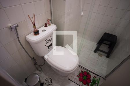 Banheiro de apartamento à venda com 2 quartos, 57m² em Serrano, Belo Horizonte