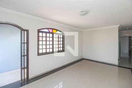 Casa para alugar com 3 quartos, 210m² em Vila Alpina, São Paulo