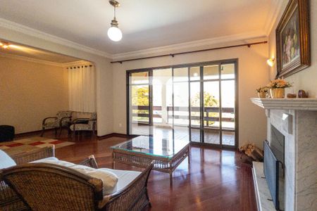 Sala da Lareira de casa de condomínio para alugar com 3 quartos, 380m² em Condomínio Estância Marambaia, Vinhedo