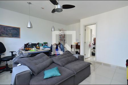Sala de estar de apartamento para alugar com 2 quartos, 80m² em Serra, Belo Horizonte