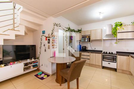 Sala/Cozinha de casa de condomínio à venda com 2 quartos, 80m² em Niterói, Canoas