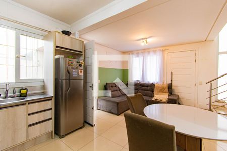 Sala/Cozinha de casa de condomínio à venda com 2 quartos, 80m² em Niterói, Canoas