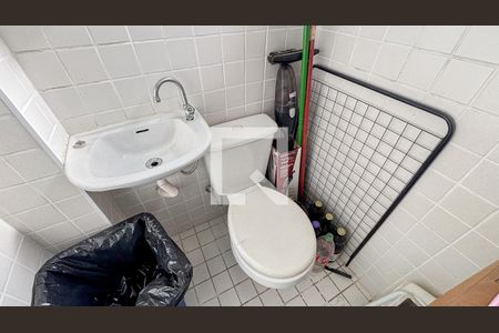 Apartamento à venda com 69m², 2 quartos e 1 vaga Apartamento à venda com 69m², 2 quartos e 1 vagaÁrea de Serviço - Banheiro