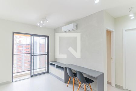 Sala de apartamento para alugar com 1 quarto, 32m² em Jardim das Acácias, São Paulo