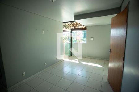 Sala de apartamento para alugar com 2 quartos, 45m² em Brasil Industrial, Belo Horizonte