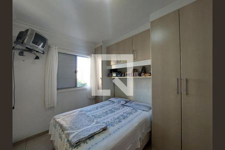 Quarto 1 de apartamento para alugar com 2 quartos, 51m² em Jardim Alzira, São Paulo