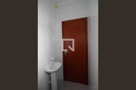 Banheiro da Suíte de casa para alugar com 2 quartos, 37m² em Jardim Maria Eugênia, Sorocaba