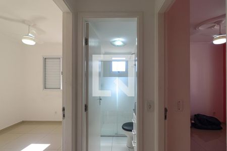 Corredor de apartamento para alugar com 2 quartos, 45m² em Vila Emir, São Paulo