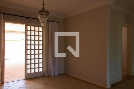 SALA de casa à venda com 3 quartos, 200m² em Conjunto Habitacional Vila Santana (sousas), Campinas