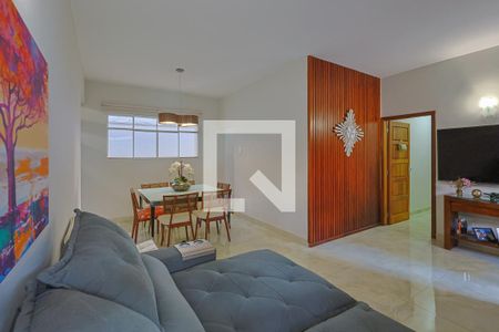Sala de casa à venda com 4 quartos, 300m² em Serra, Belo Horizonte