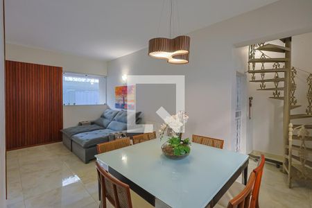 Sala de casa à venda com 4 quartos, 300m² em Serra, Belo Horizonte