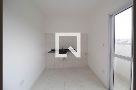 Casa para alugar com 2 quartos, 37m² em Vila Carmosina, São Paulo