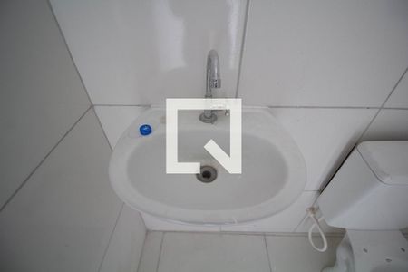 Banheiro Corredor de apartamento para alugar com 2 quartos, 34m² em Vila Carmosina, São Paulo