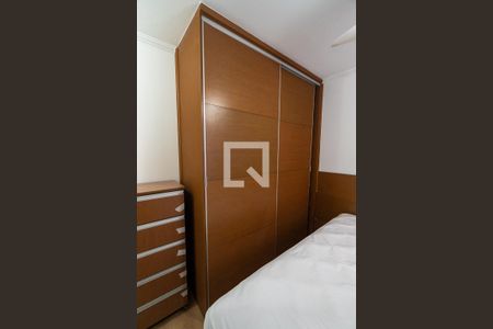 Suite - Armário de apartamento para alugar com 3 quartos, 64m² em Vila Paulista, São Paulo