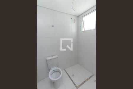 Banheiro de apartamento à venda com 1 quarto, 27m² em Vila Mazzei, São Paulo