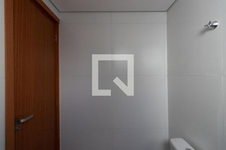 Banheiro de apartamento à venda com 1 quarto, 40m² em Vila Mazzei, São Paulo