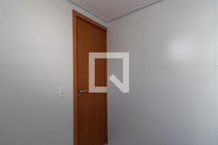 Banheiro de apartamento à venda com 1 quarto, 40m² em Vila Mazzei, São Paulo