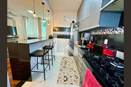 Cozinha de apartamento à venda com 3 quartos, 95m² em Alto Caiçaras, Belo Horizonte