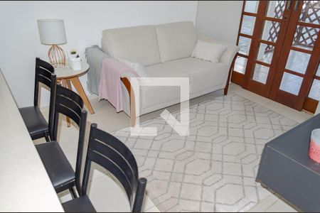 Sala (1º Piso) de casa para alugar com 5 quartos, 200m² em Santinho, Florianópolis