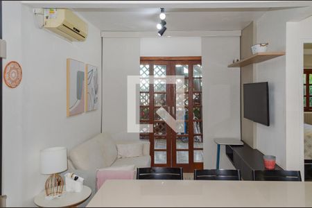 Sala (1º Piso) de casa para alugar com 5 quartos, 200m² em Santinho, Florianópolis