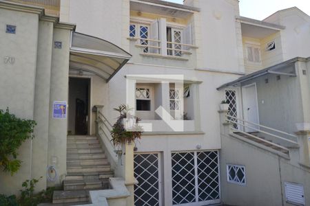 Casa à venda com 161m², 3 quartos e 4 vagas Casa à venda com 161m², 3 quartos e 4 vagasFachada