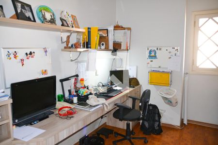 Casa à venda com 161m², 3 quartos e 4 vagas Casa à venda com 161m², 3 quartos e 4 vagasQuarto