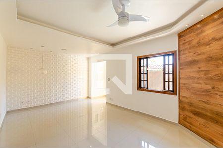 Sala de casa à venda com 3 quartos, 165m² em Serra Grande, Niterói