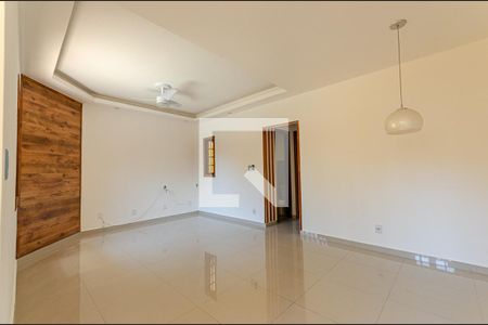 Sala de casa à venda com 3 quartos, 165m² em Serra Grande, Niterói