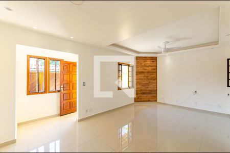 Sala de casa à venda com 3 quartos, 165m² em Serra Grande, Niterói