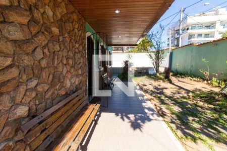 Varanda de casa para alugar com 4 quartos, 360m² em Piratininga, Niterói
