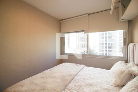 Suíte  de apartamento à venda com 2 quartos, 90m² em Itaim Bibi, São Paulo