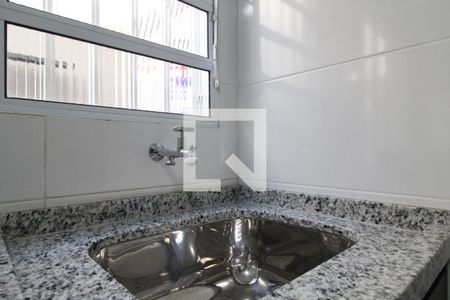 Sala/Cozinha e Área de Serviço de apartamento à venda com 2 quartos, 42m² em Vila Talarico, São Paulo