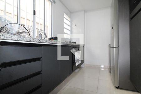 Sala/Cozinha e Área de Serviço de apartamento à venda com 2 quartos, 42m² em Vila Talarico, São Paulo