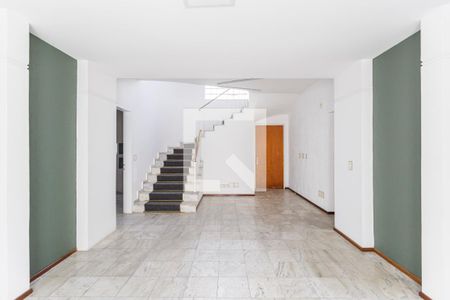 Sala 1 de casa à venda com 12 quartos, 370m² em Moema, São Paulo