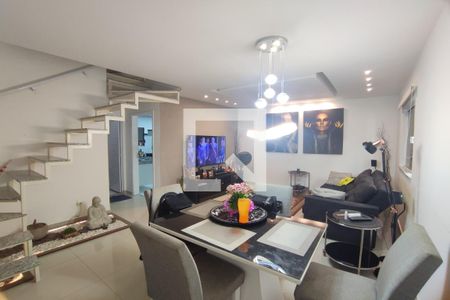 Sala de casa de condomínio à venda com 2 quartos, 125m² em Tanque, Rio de Janeiro