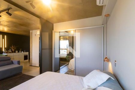Quarto de apartamento à venda com 1 quarto, 70m² em Cambuí, Campinas