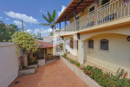 Área Externa de casa à venda com 4 quartos, 249m² em Tijuca , Belo Horizonte