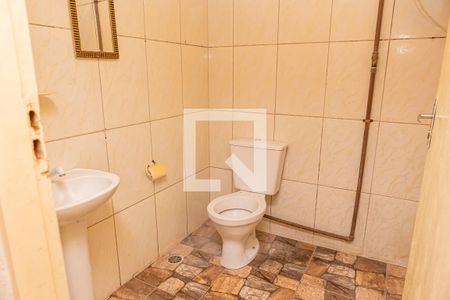 Banheiro de casa para alugar com 1 quarto, 30m² em Vila Dalila, São Paulo