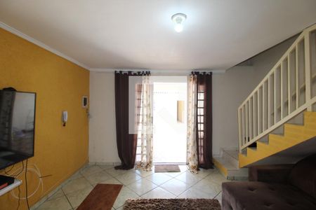 Sala de casa para alugar com 4 quartos, 90m² em Vila Dalila, São Paulo