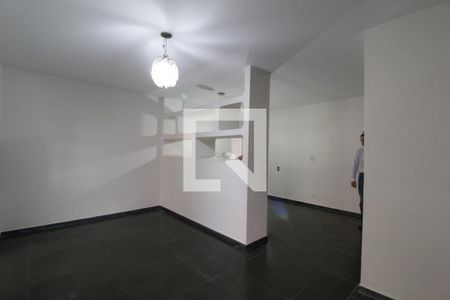 Sala 1 de casa para alugar com 6 quartos, 375m² em Saraiva, Uberlândia
